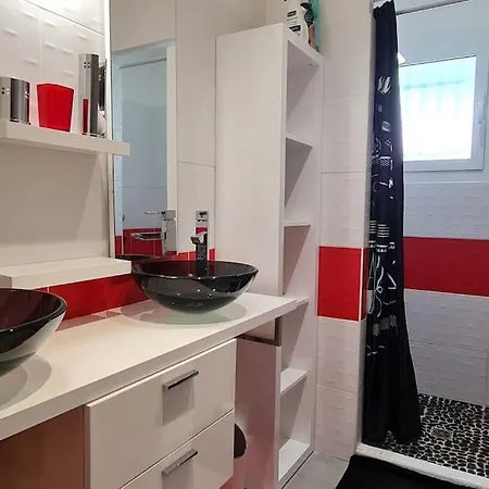 Wendy, Votre A 5 Minutes De La Furiani