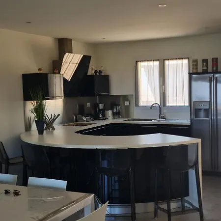 Wendy, Votre A 5 Minutes De La *