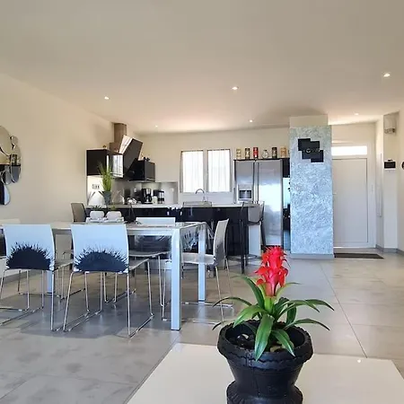 Wendy, Votre A 5 Minutes De La