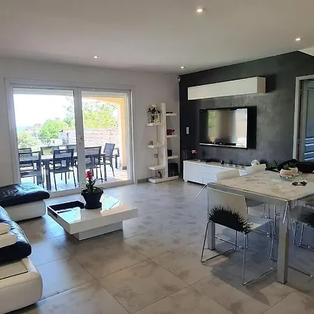 Wendy, Votre A 5 Minutes De La Willa *